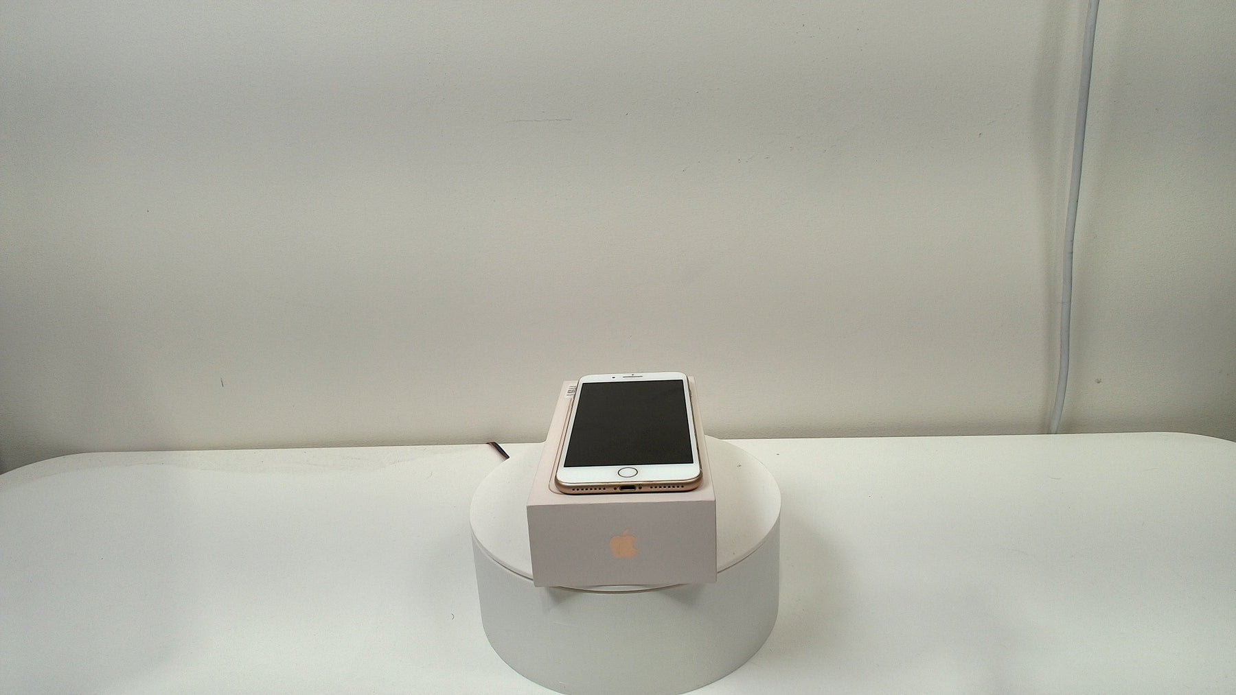 Apple iPhone - iPhone 8 Plus (Read Description) - Label