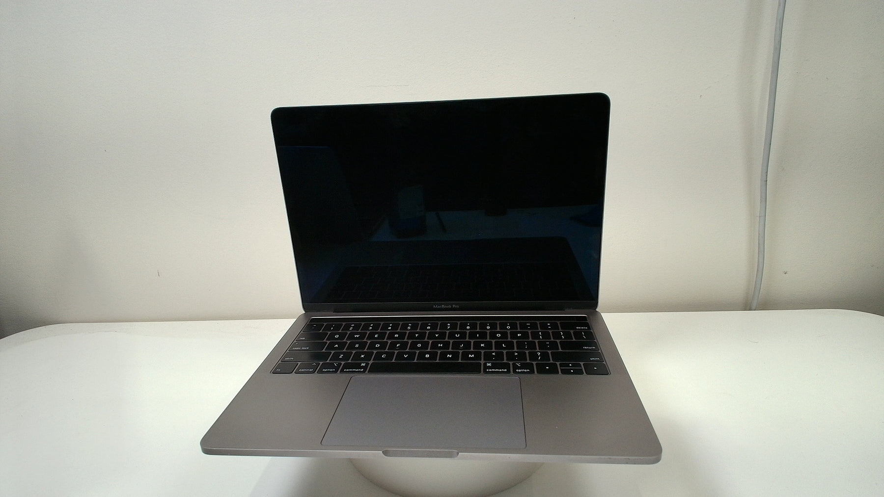 MacBook Pro (13-inch, 2018, Four Thunderbolt 3 Ports) (Read Description) - Label