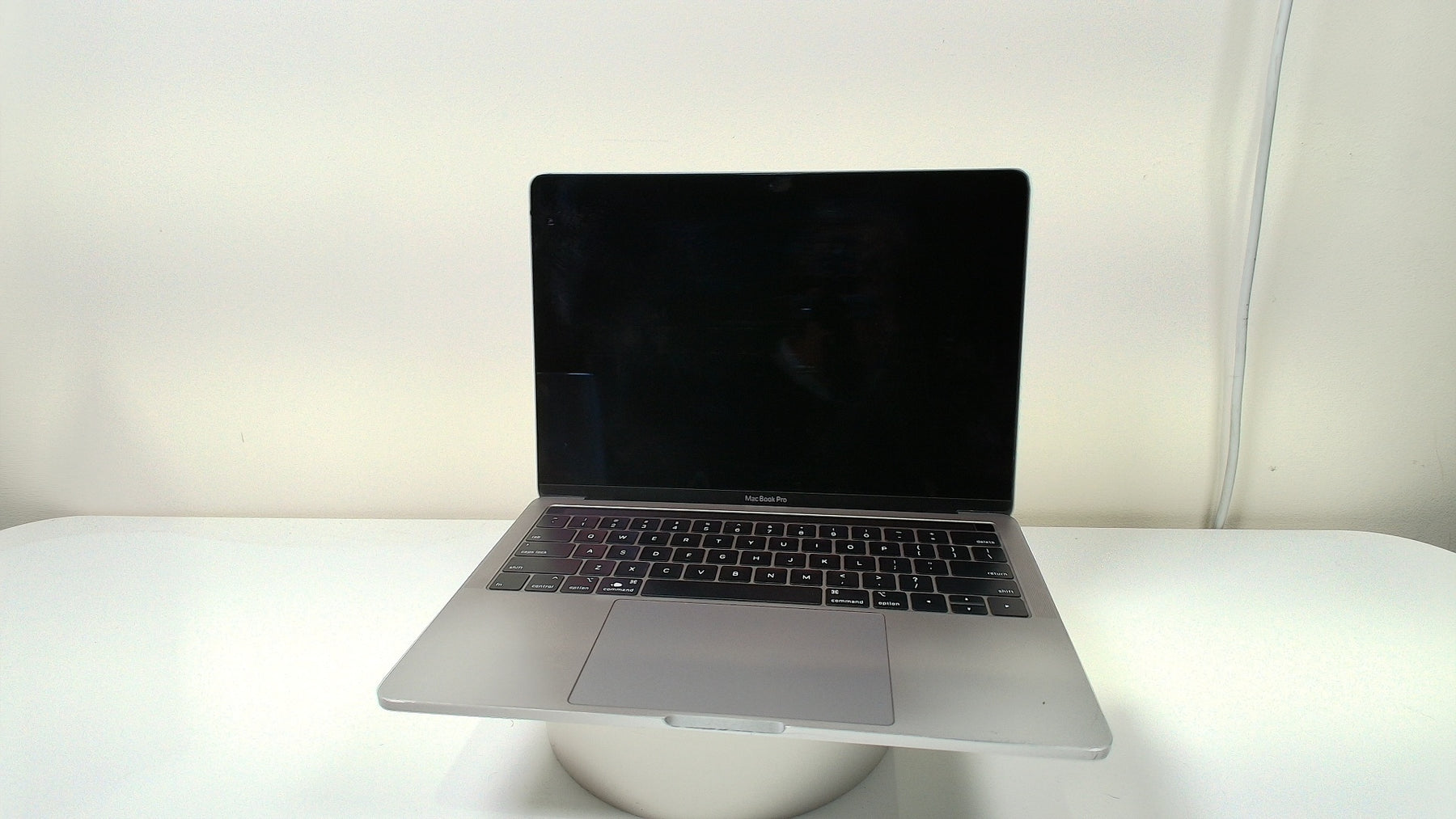 Macbook Pro 13 inch 2018 (Intel, 4 Thunderbolt Ports) (Read Description) - Label