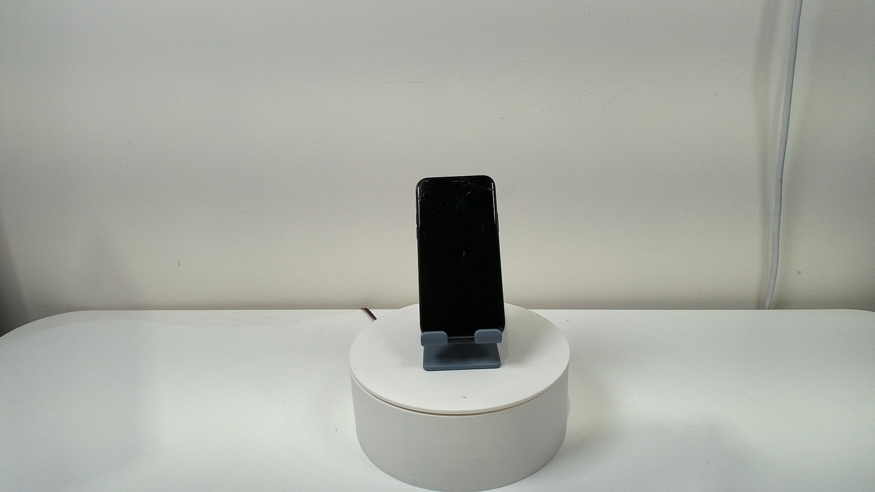 iPhone 11 Pro (Read Description) - Label