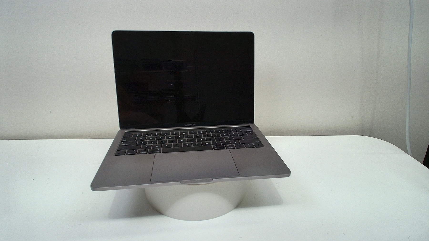 MacBook Pro 13 inch 2017 (Touchbar) (Read Description) - Label