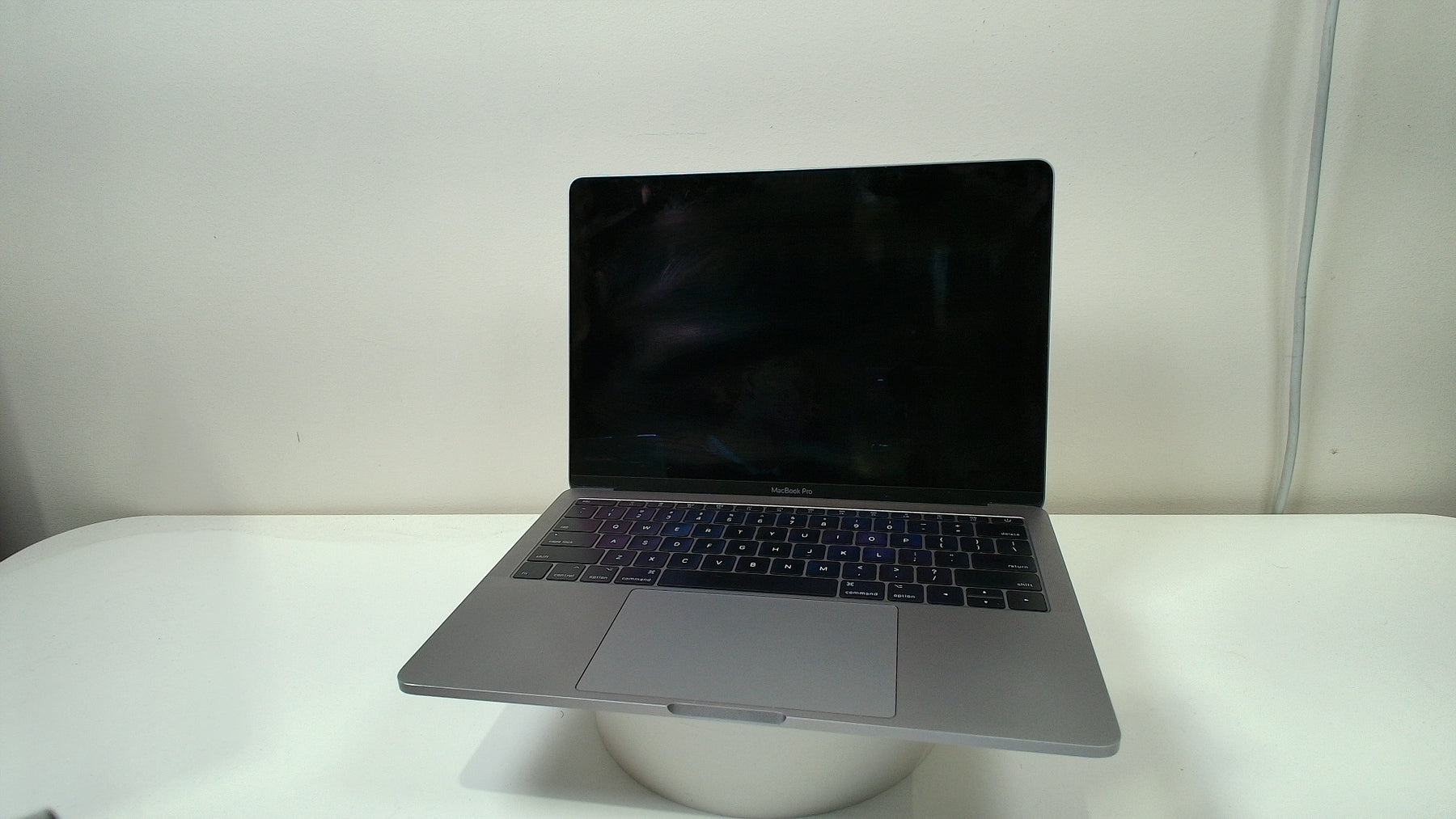 MacBook Pro (13-inch, 2017, Two Thunderbolt 3 ports) (Read Description) - Label