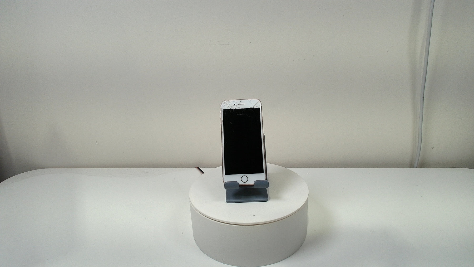 Apple iPhone - iPhone 7 (Read Description) - Label