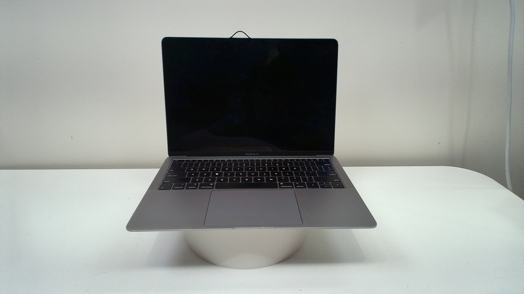 MacBook Air 13 inch retina 2018 (Read Description) - Label