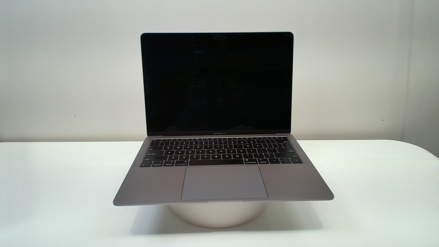 MacBook Air (Retina, 13-inch, 2018) (Read Description) - Label