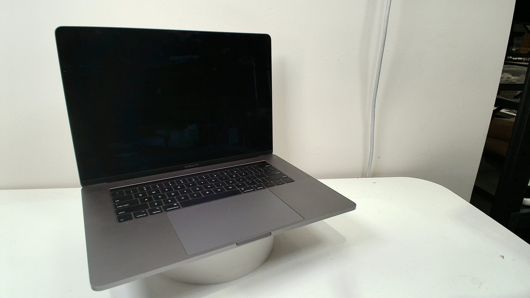 MacBook Pro 15 inch 2018 Space Grey (Read Description) - Label