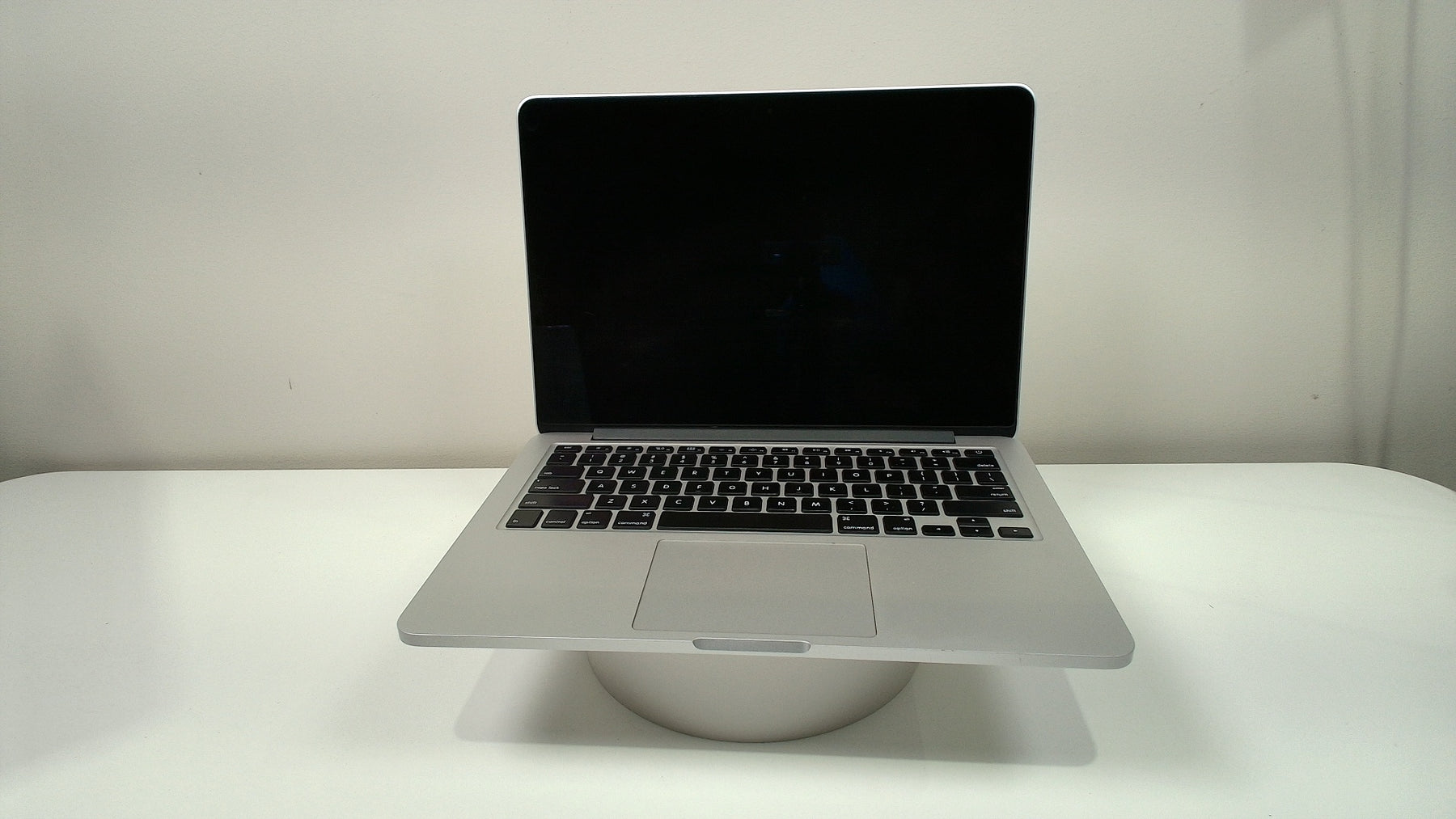MacBook Pro 13 inch retina 2015 Silver  (Read Description) - Label