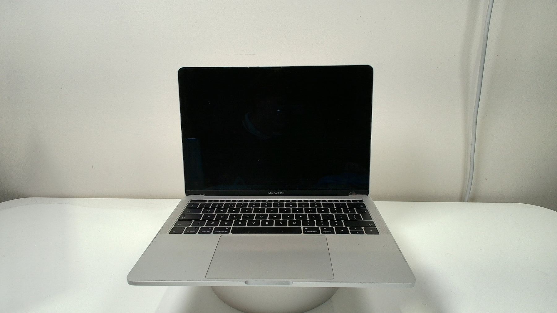 MacBook Pro (13-inch, 2017, 2 TBT3)‎ Silver (Read Description) - Label