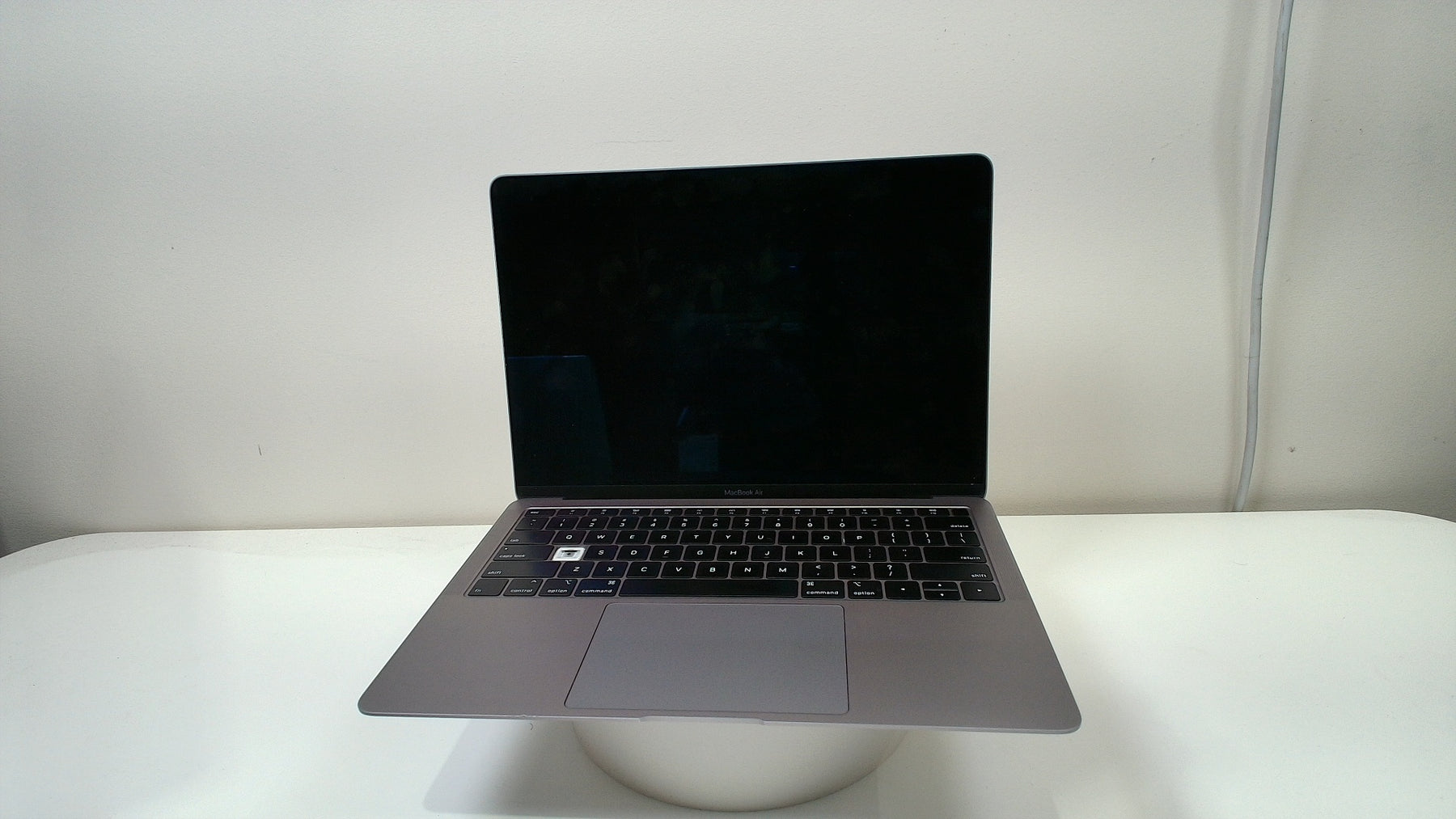 MacBook Air 13 inch retina 2018 (Read Description) - Label