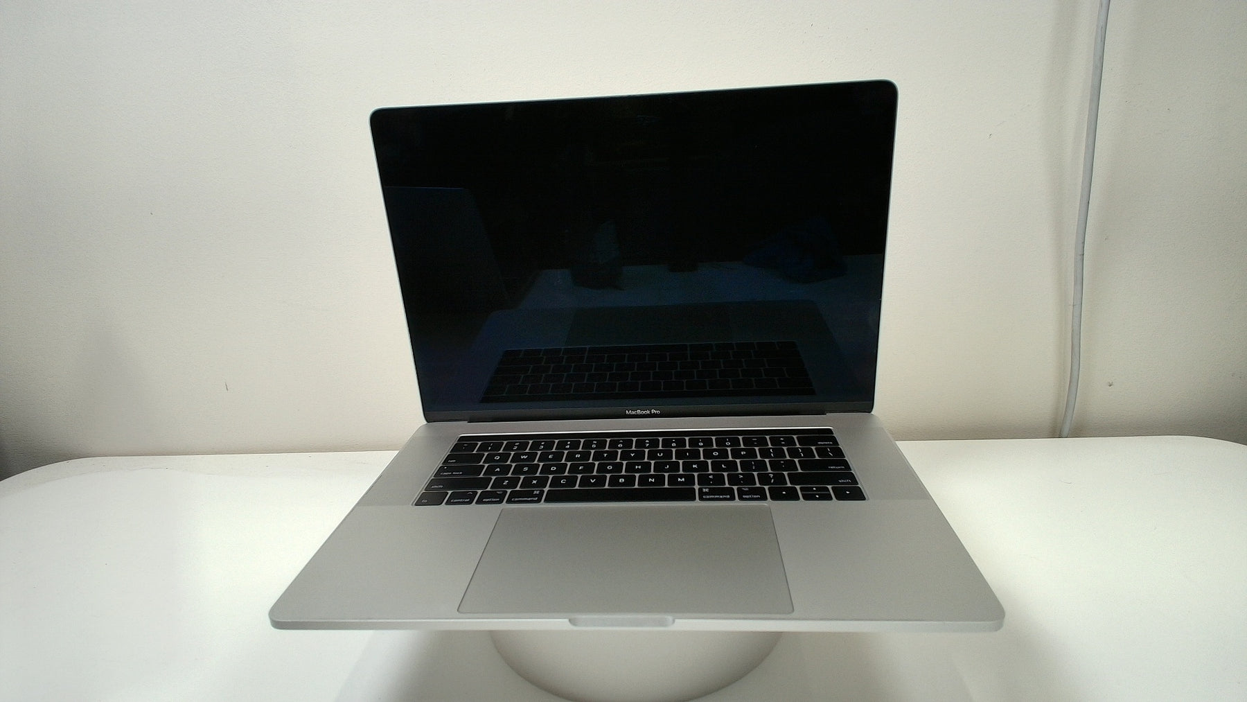 MacBook Pro (15-inch, 2017) (Read Description) - Label