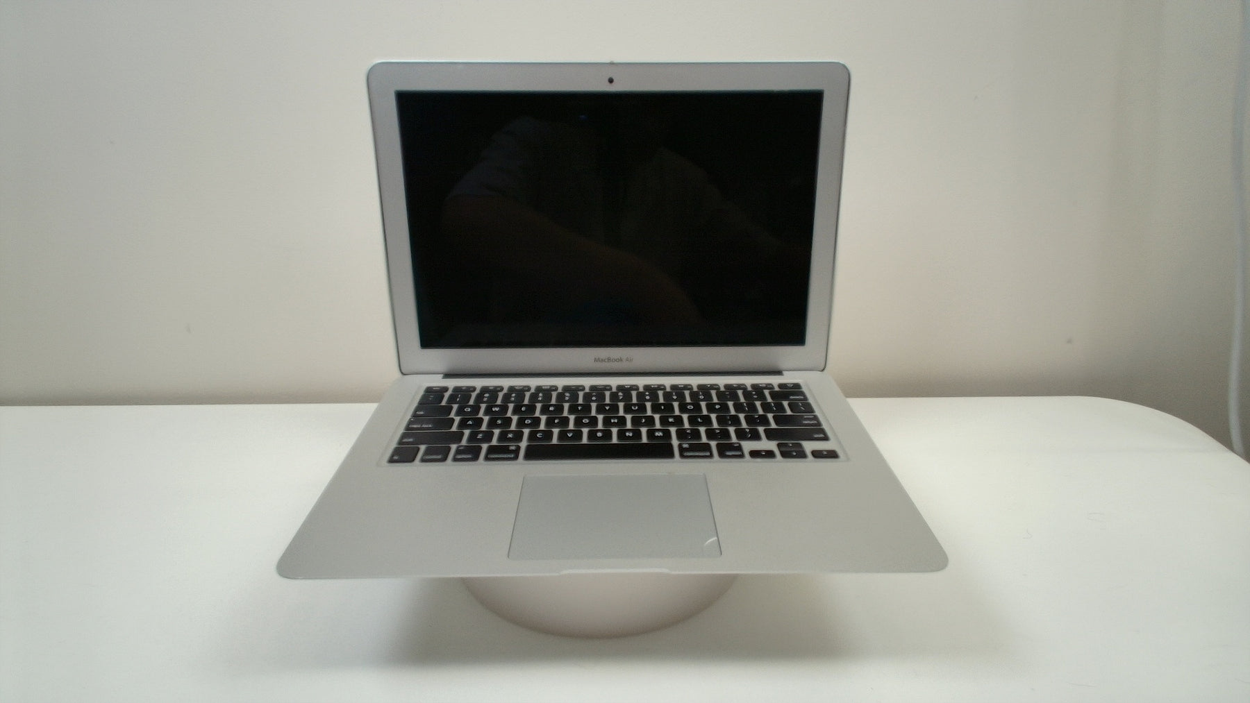 MacBook Air 13 inch 2017 (Read Description) - Label