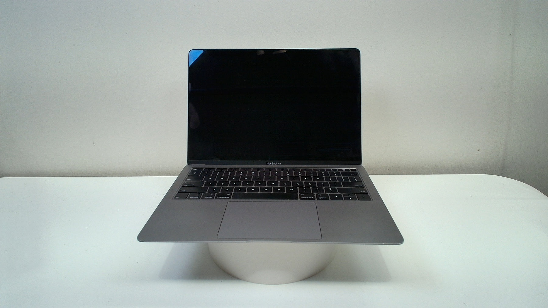 MacBook Air (Retina, 13-inch, 2019) (Read Description) - Label