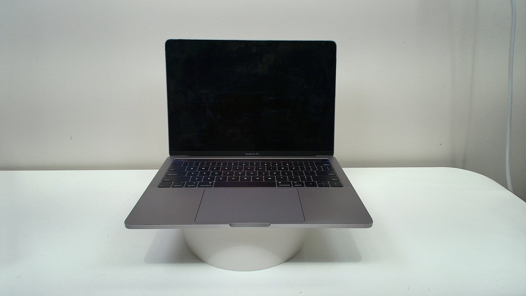 MacBook Pro 13 inch 2019 touchbar (Intel, 4 Thunderbolt Ports) (Read Description) - Label