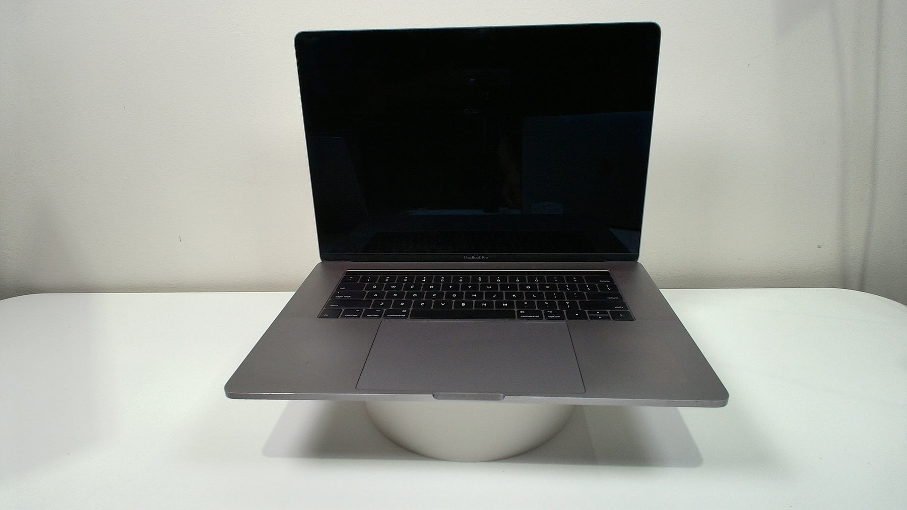 MacBook Pro 15 inch Touchbar 2017 (Read Description) - Label