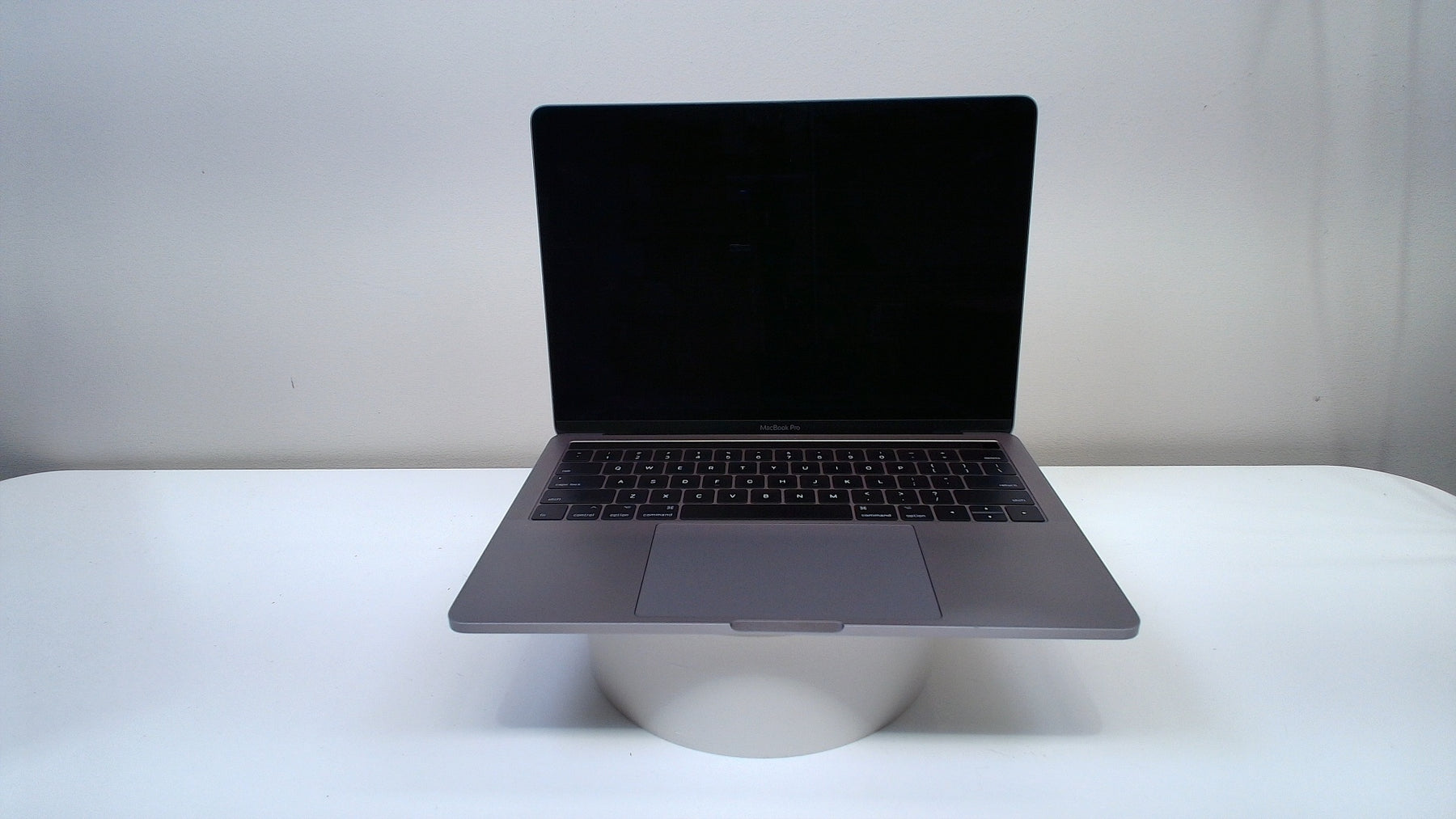 MacBook Pro (13-inch, 2017, 4 TBT3)‎ Space Gray (Read Description) - Label