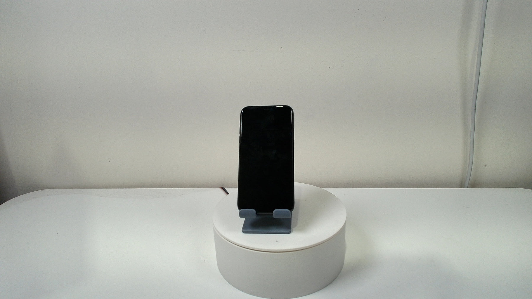 iPhone 11  (Read Description) - Label