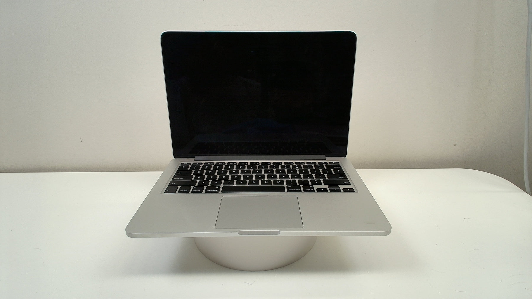 MacBook Pro 13 inch retina 2015 (Read Description) - Label