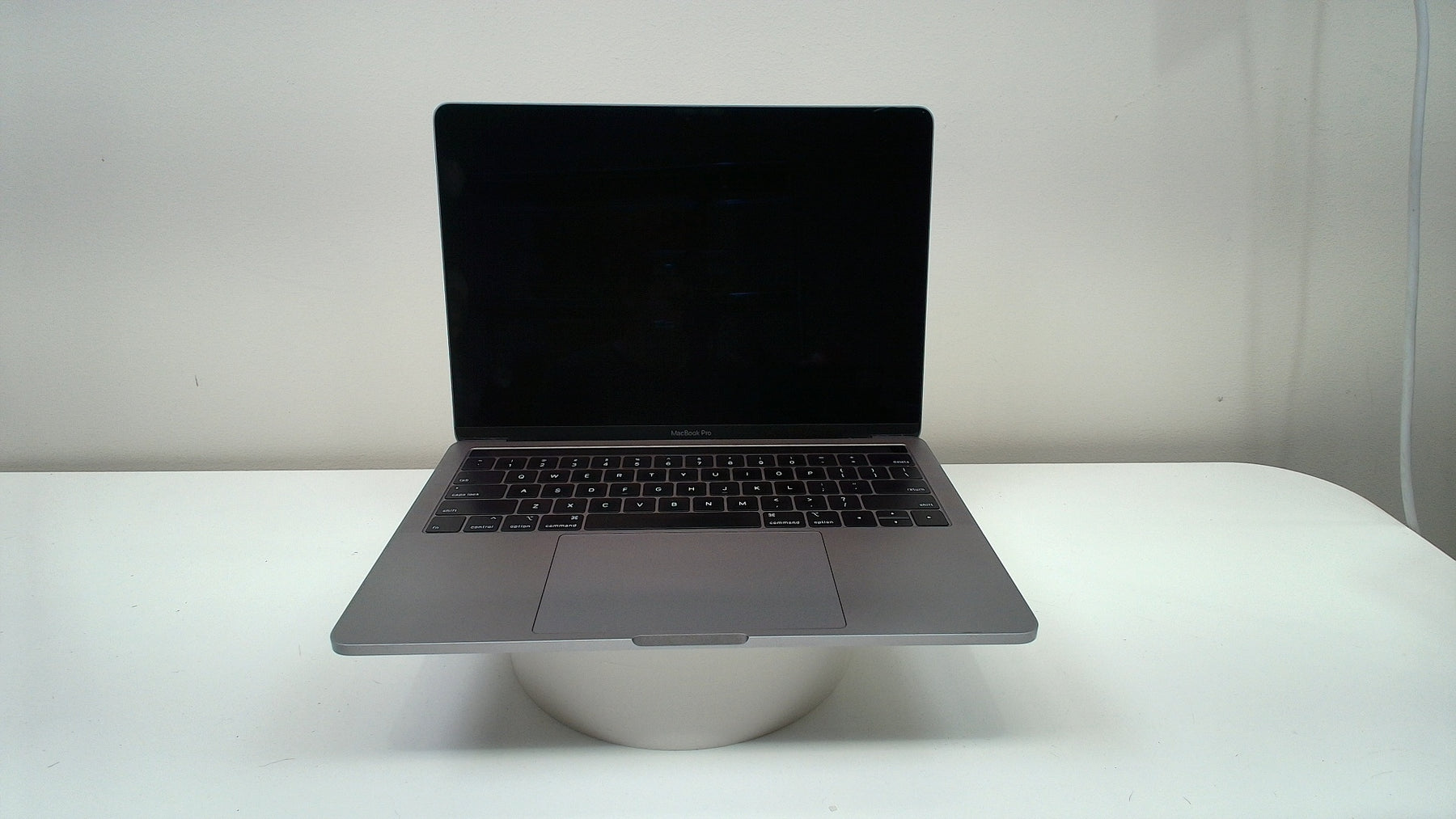 MacBook Pro (13-inch, 2019, 2 TBT3) (Read Description) - Label