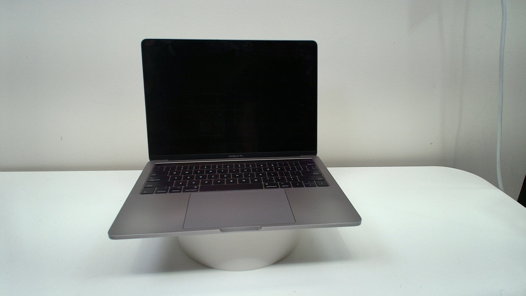 Macbook Pro 13 inch 2016 (4 TBT3, TB) (Read Description) - Label