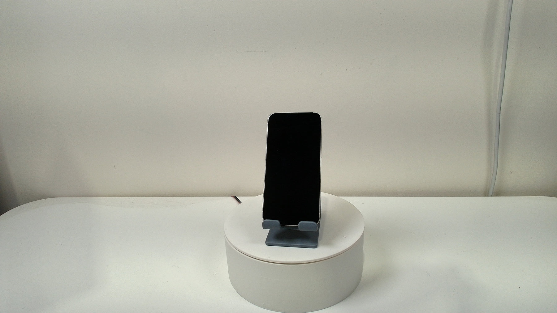 iPhone 13‎ (Read Description) - Label