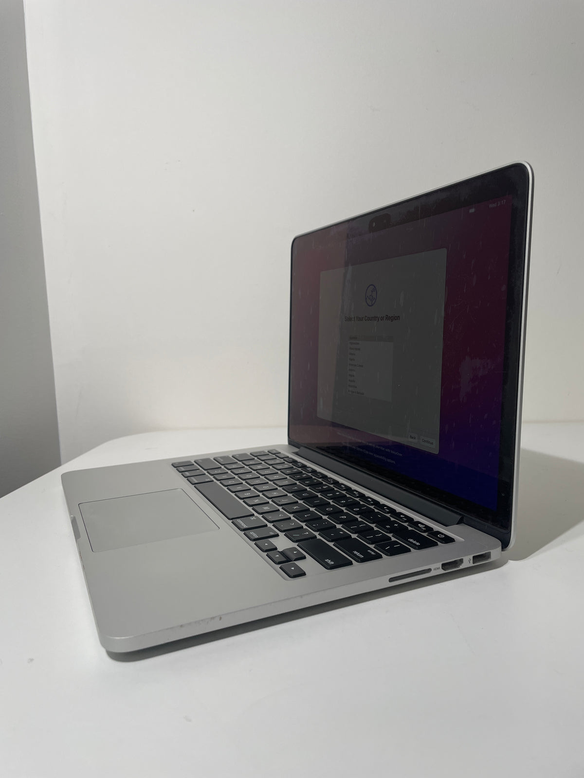 Macbook Pro 13-inch - 2015 -  i5 - 256GB- Silver (Bargains)