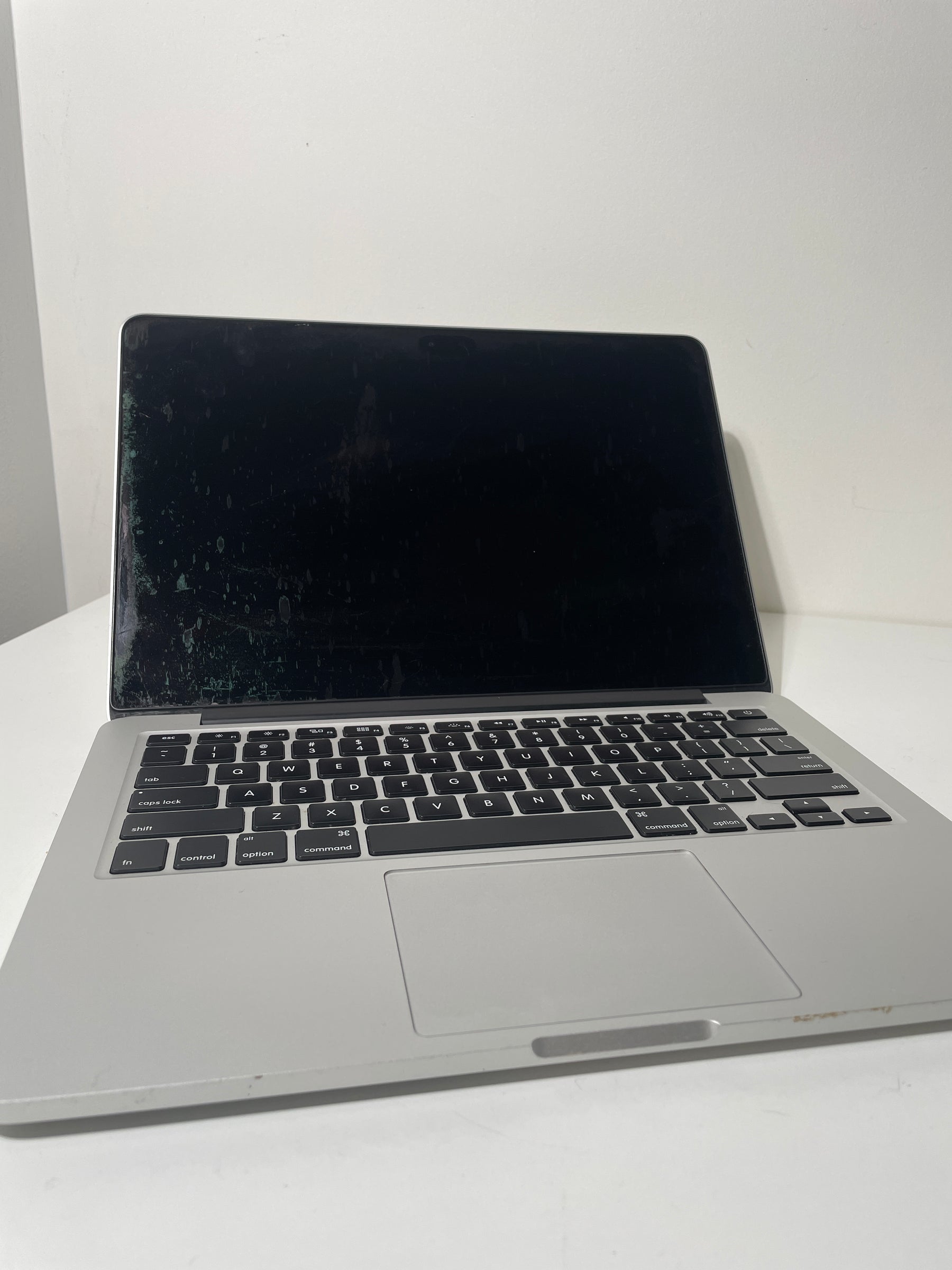 Macbook Pro 13-inch - 2015 -  i5 - 256GB- Silver (Bargains)