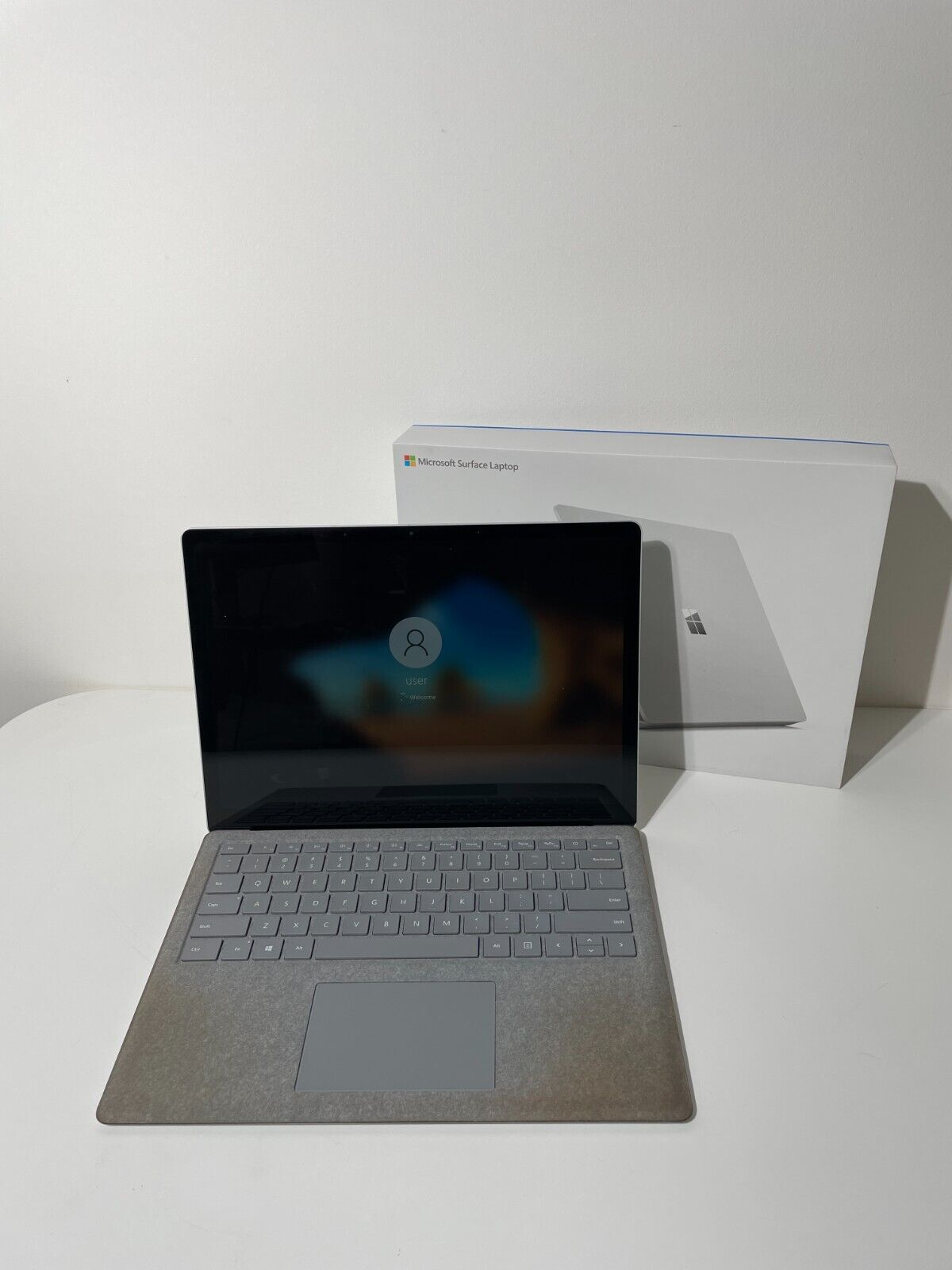 Surface Laptop i5-7200U 4GB RAM 128GB SSD